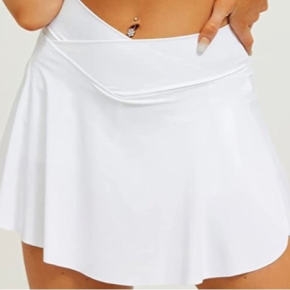 Dresses & Skirts - White skort